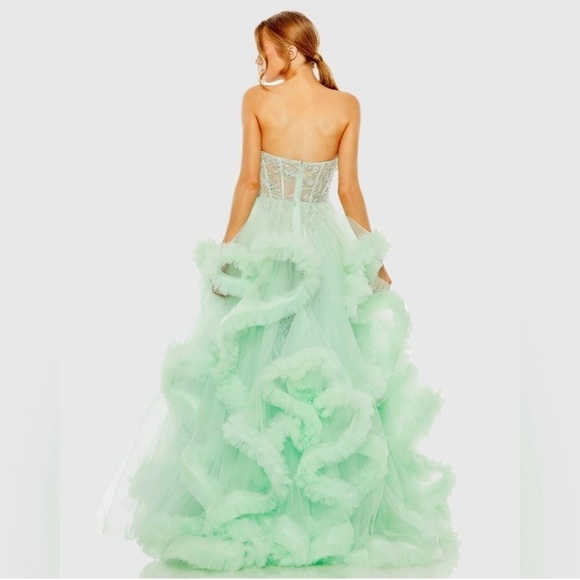 MAC DUGGAL 20542 NWT Strapless Corset Detail Tulle Layered Gown size 2. - Picture 3 of 17